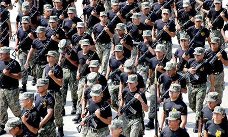 Perú anuncia la militarización de Arequipa tras las protestas antimineras 